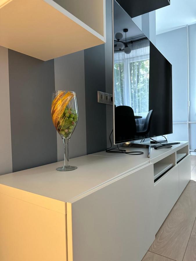 Ferienwohnung Parkside Escape: Stylish 1-Br Riga Exterior foto